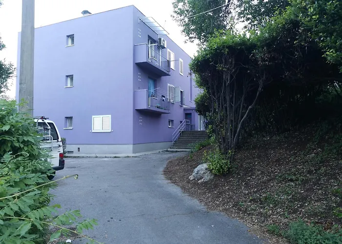 Apartment Near Beach With Sea View